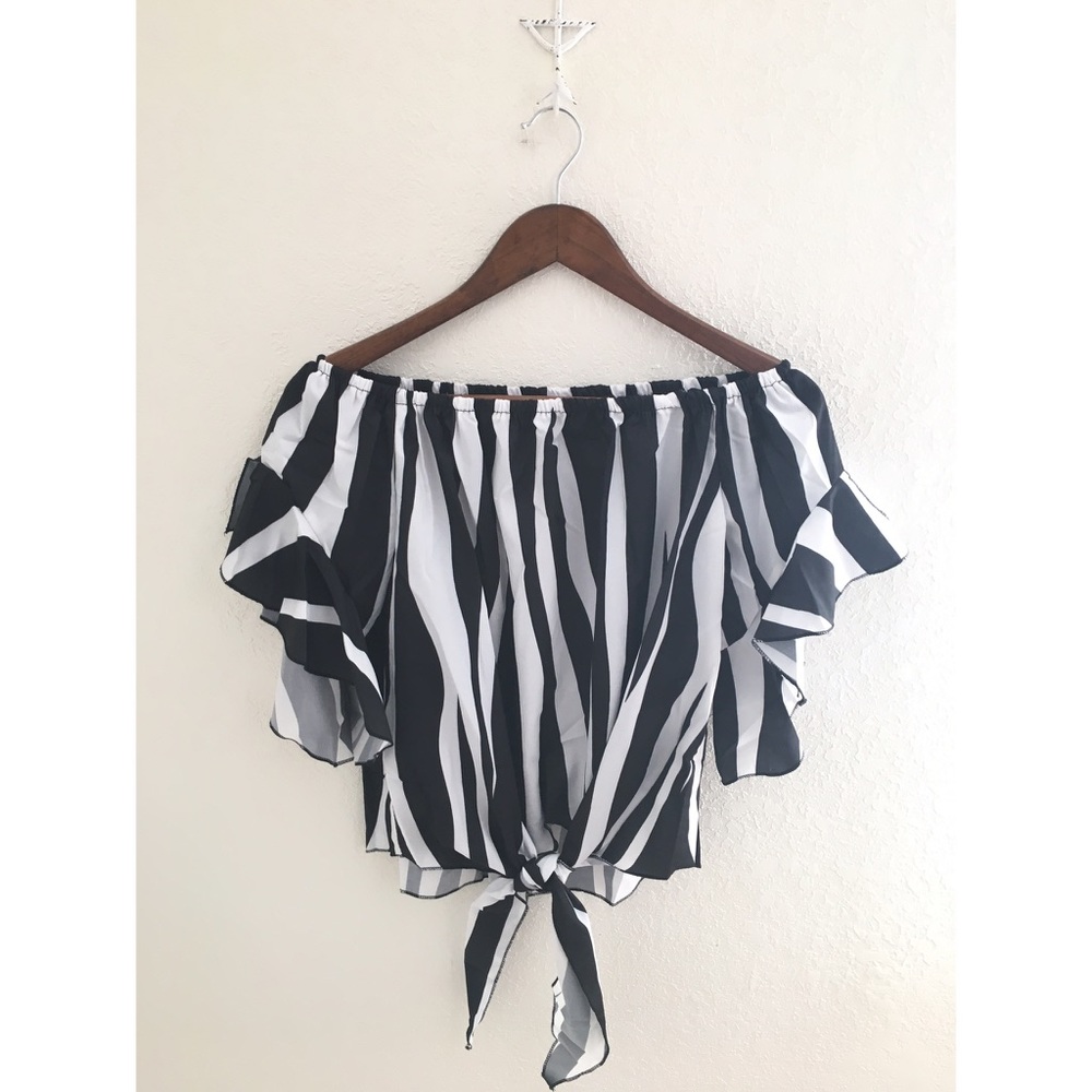 NEW! 🖤 "Dahlia" Off the Shoulder Striped Blouse - Picture 7 of 8